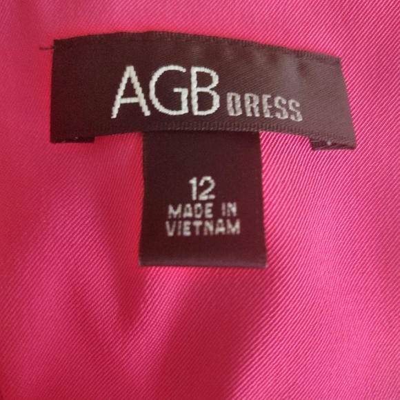 Dress - Picture 3 of 4